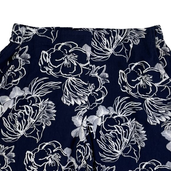 Chicos Pants Size 0.5 (Small/6) Cropped Floral Rayon Elastic Waist Navy Blue - Picture 2 of 5
